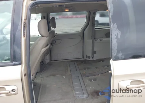 2006 Chrysler Town & Country Touring z USA, uszkodzony, nr VIN 2A4GP54L86R824154